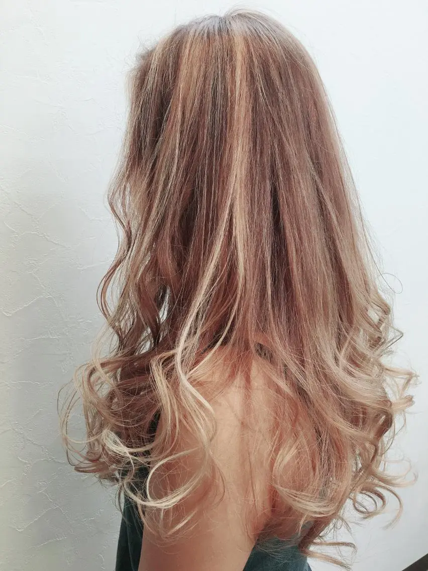 ロング カラー ハイライトカラー ハイライト 菅沼 まみのヘアスタイル