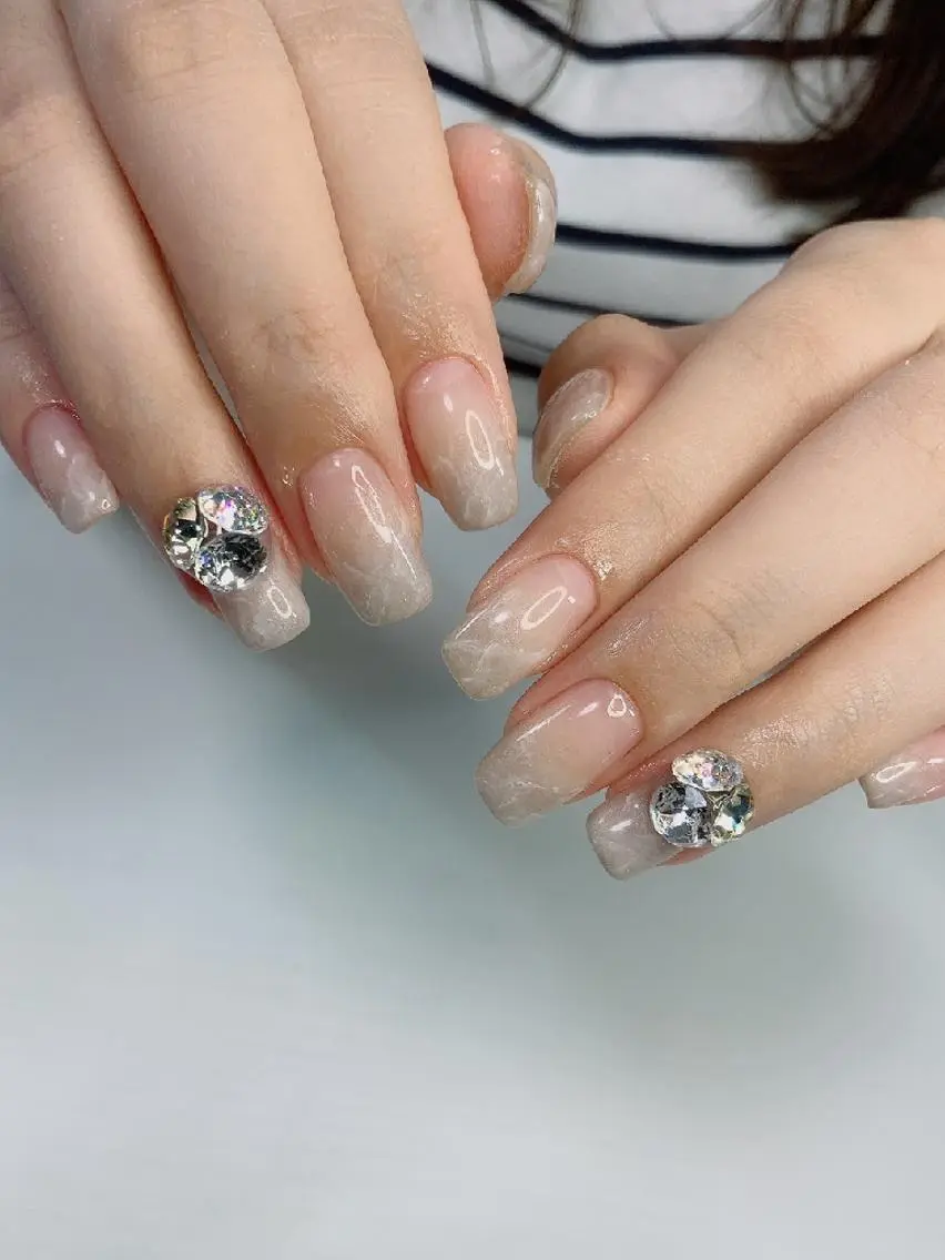 ネイル . MAKI NAILのネイルデザイン