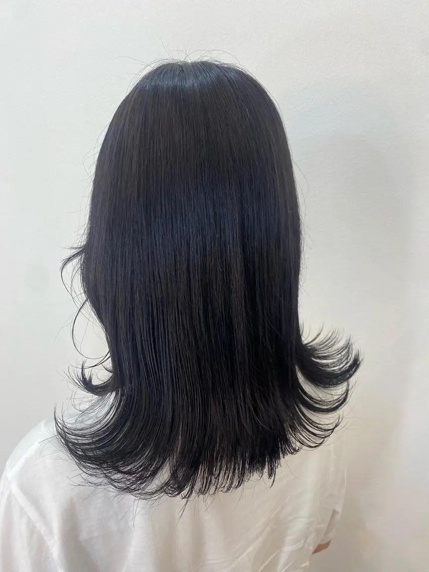 セミロング 辻 友里香のヘアスタイル
