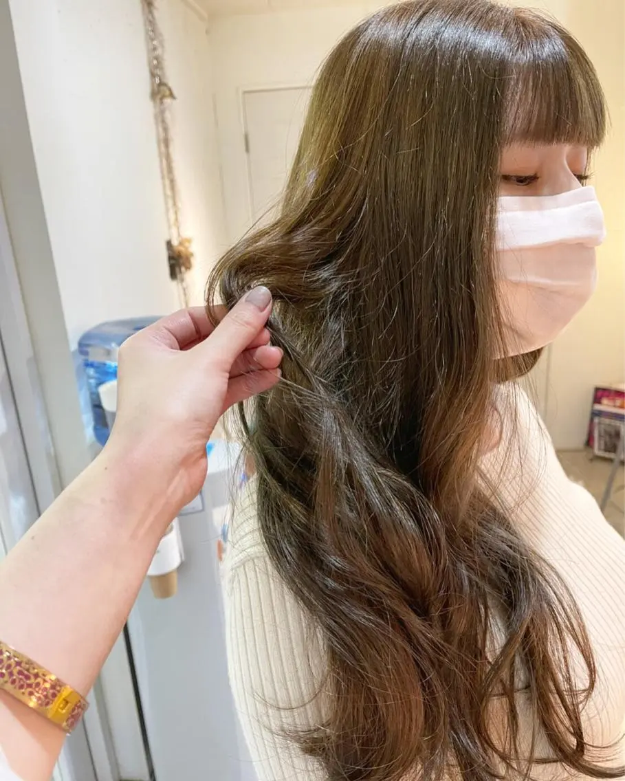 ロング カラー オリーブカラー カット ヘアカラー トリートメント パーマ美容師 hanaのヘアスタイル