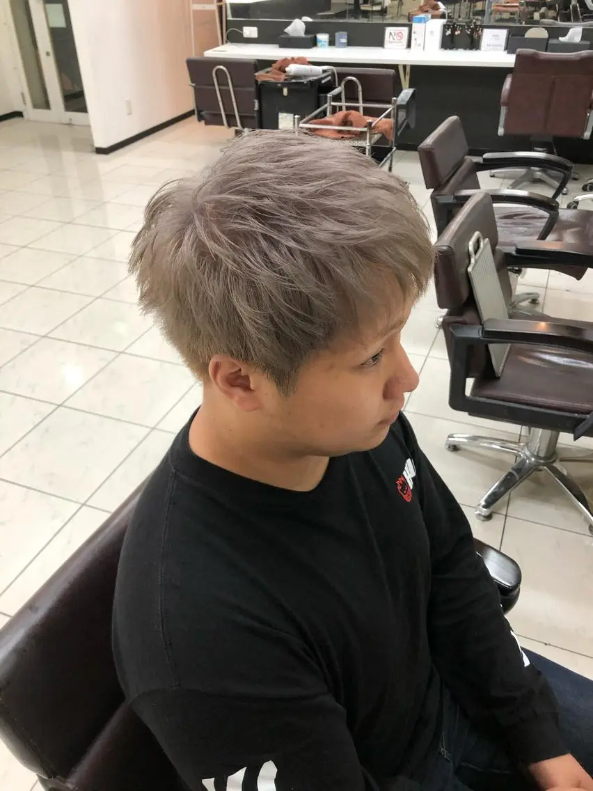 ショート カラー メンズ アッシュ シルバー シルバーアッシュ レイヤーカット 艶髪/西尾 幸樹のヘアスタイル