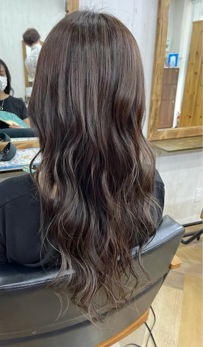ロング カラー アッシュ アッシュグレー 穐山 翔【店長】 髪質改善/ハイライトのヘアスタイル