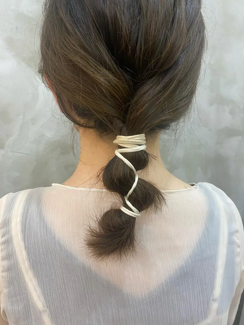 ロング カラー ヘアアレンジ ベージュカラー ブリーチ ブリーチなしカラー オリーブベージュ 志賀 あずみのヘアスタイル