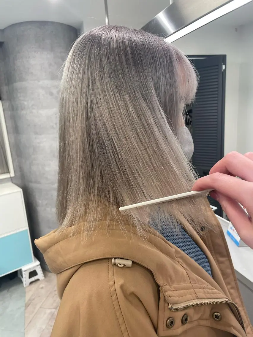 セミロング ヘアカラー ♡似合わせハイトーン ♡maiのヘアスタイル