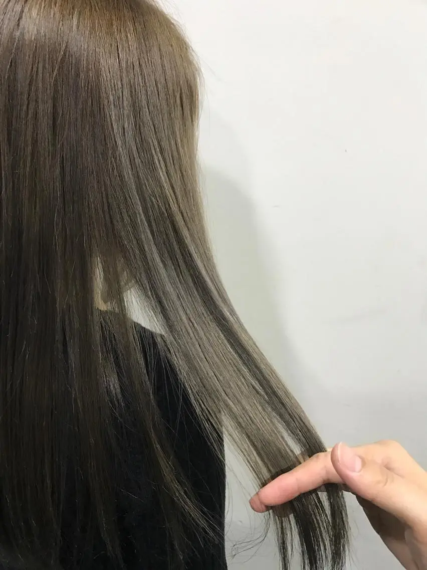 セミロング カラー パーマ ヘアアレンジ ネイル マツエク・マツパ イルミナカラー ナチュラル 赤色 トリートメント SUNNY GRACEのヘアスタイル