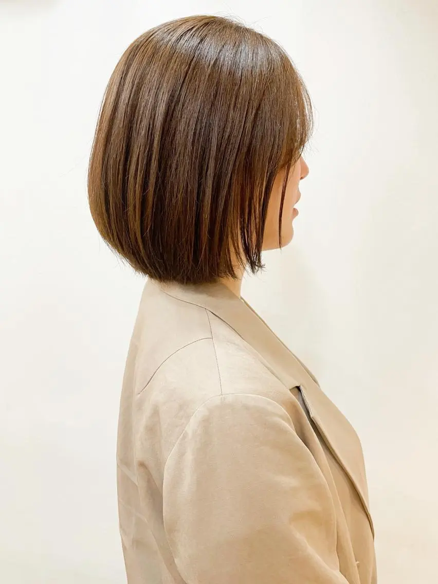 ショート カラー あずまぐち めぐみのヘアスタイル