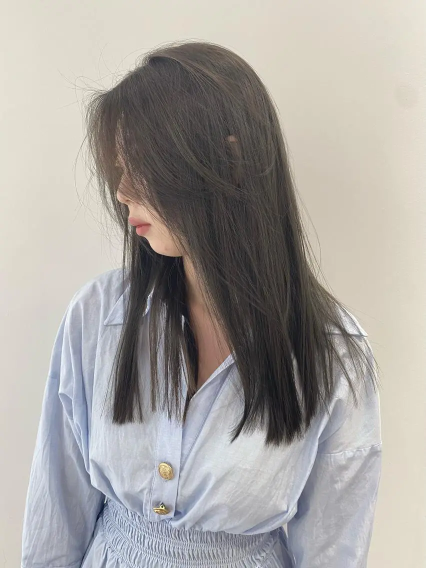 セミロング オリーブ、カーキ系 No.1シラトリのヘアスタイル