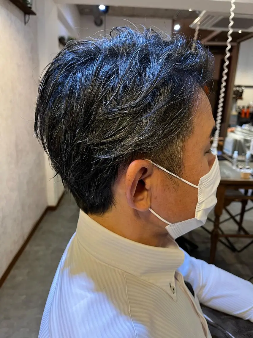 ショート メンズ 刈り上げ 佐藤槙哉 サトウシンヤのヘアスタイル