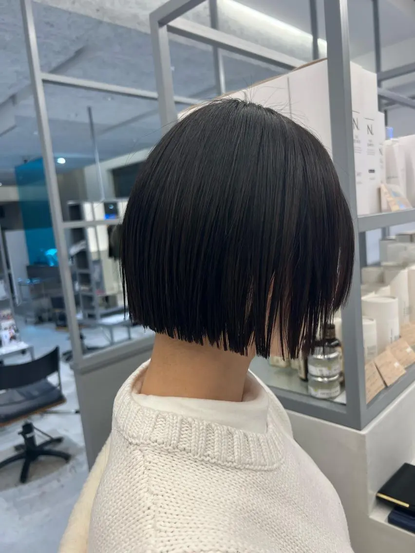 ショート 切りっぱなしボブ ボブ 𝑬𝑰𝑲𝑰/ 金沢駅西口店のヘアスタイル