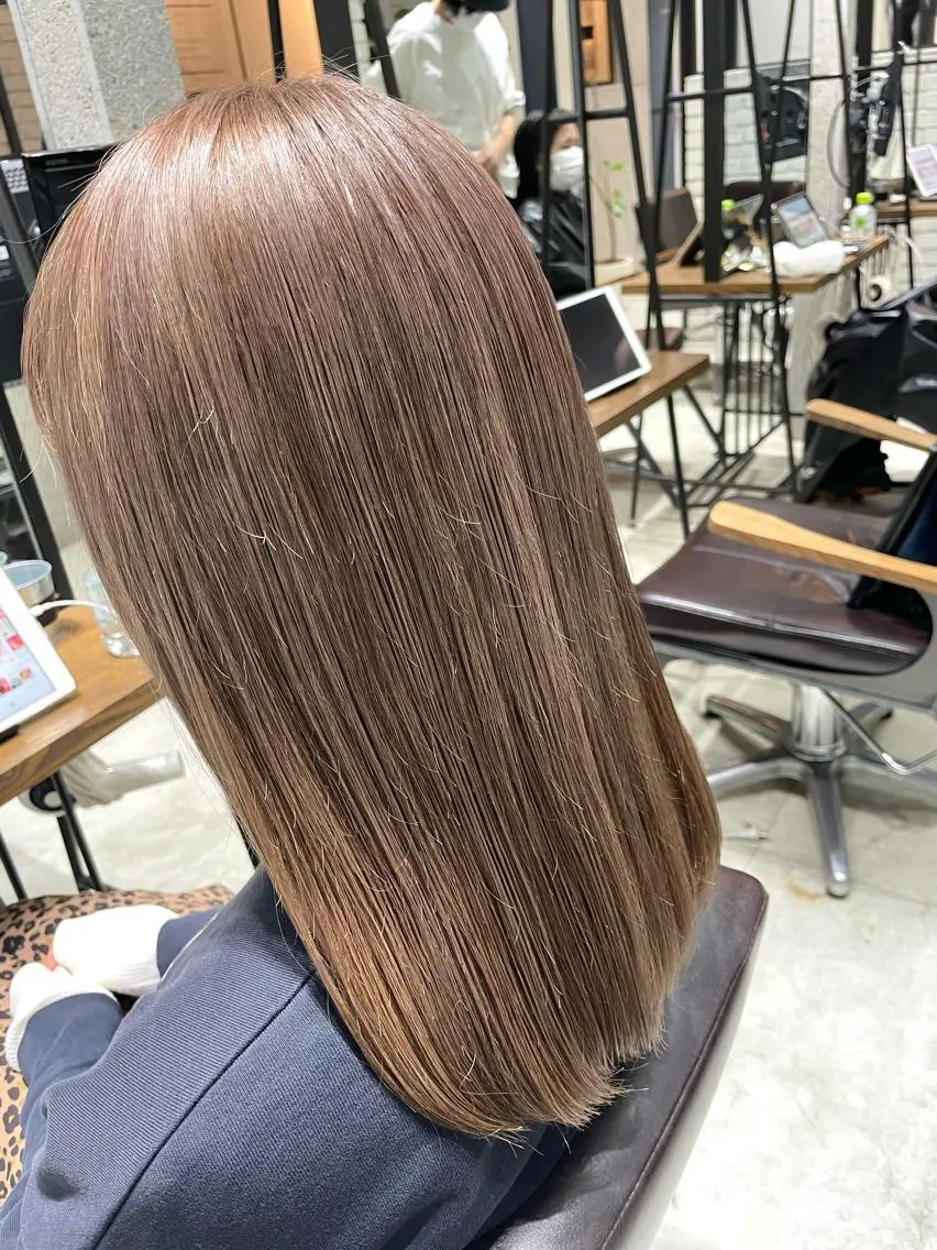 セミロング カラー グレージュ ミルクティーグレージュ ヘアカラー カウンセリング重視 🌿Tsuyukiのヘアスタイル