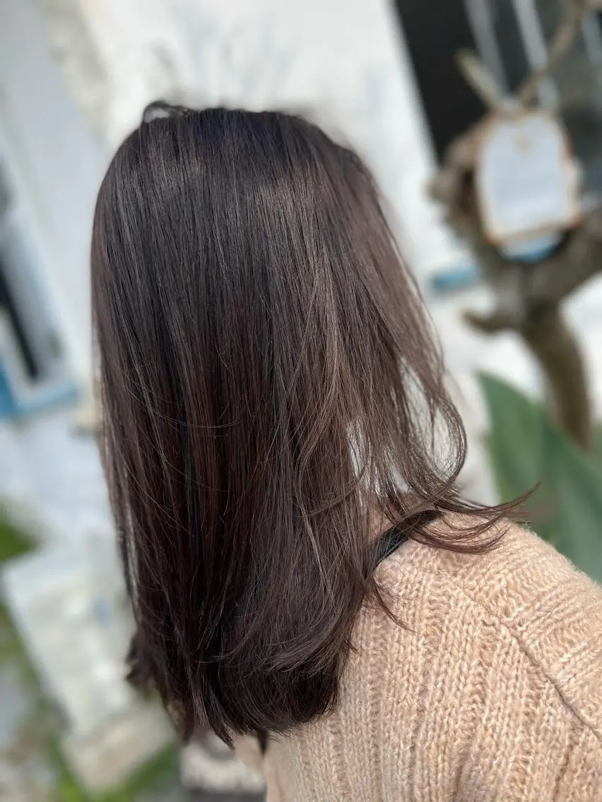ミディアム アッシュ カット ヘアカラー トリートメント Style Tのヘアスタイル