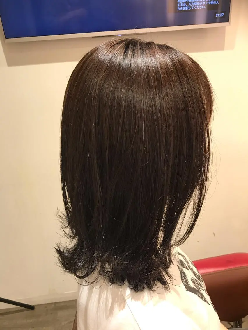 ミディアム カラー ミディアムレイヤー レイヤーカット 外ハネヘア 限定クーポン 💕大量更新ブリーチのヘアスタイル