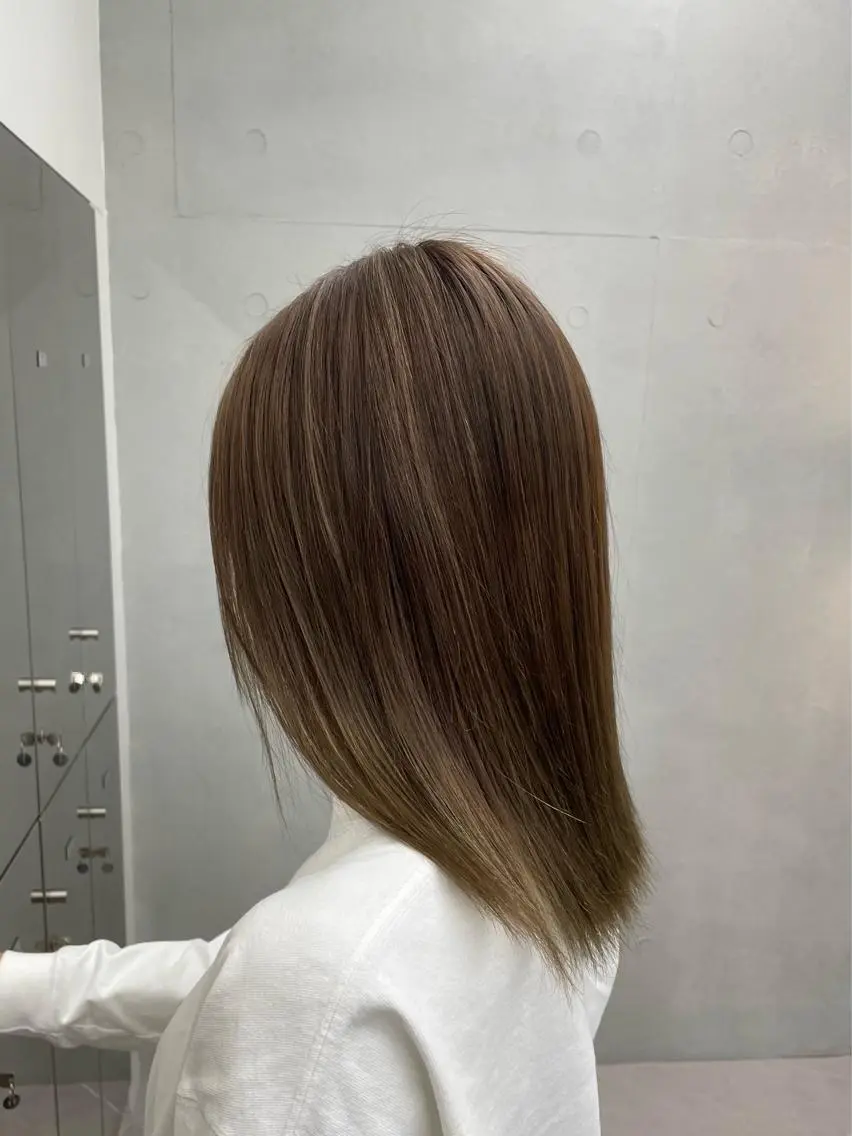 ミディアム カラー ハイライトカラー ハイライト IO イオリのヘアスタイル