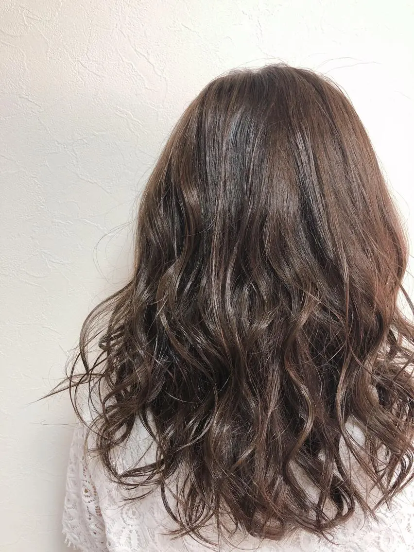 セミロング カラー アッシュ アッシュグレー ダークアッシュ ヘアカラー 河原町/艶髪/西田 晴香のヘアスタイル