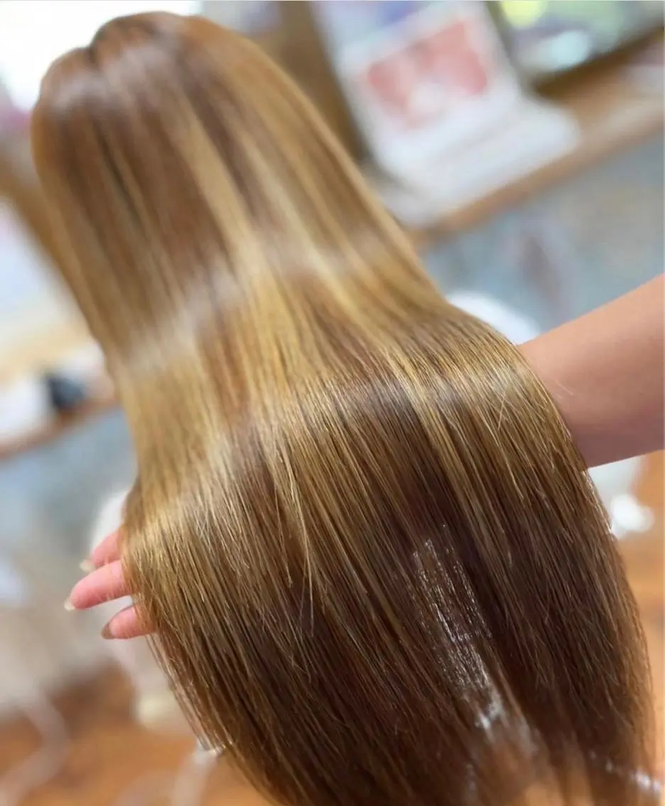 ロング Reflet RENAのヘアスタイル