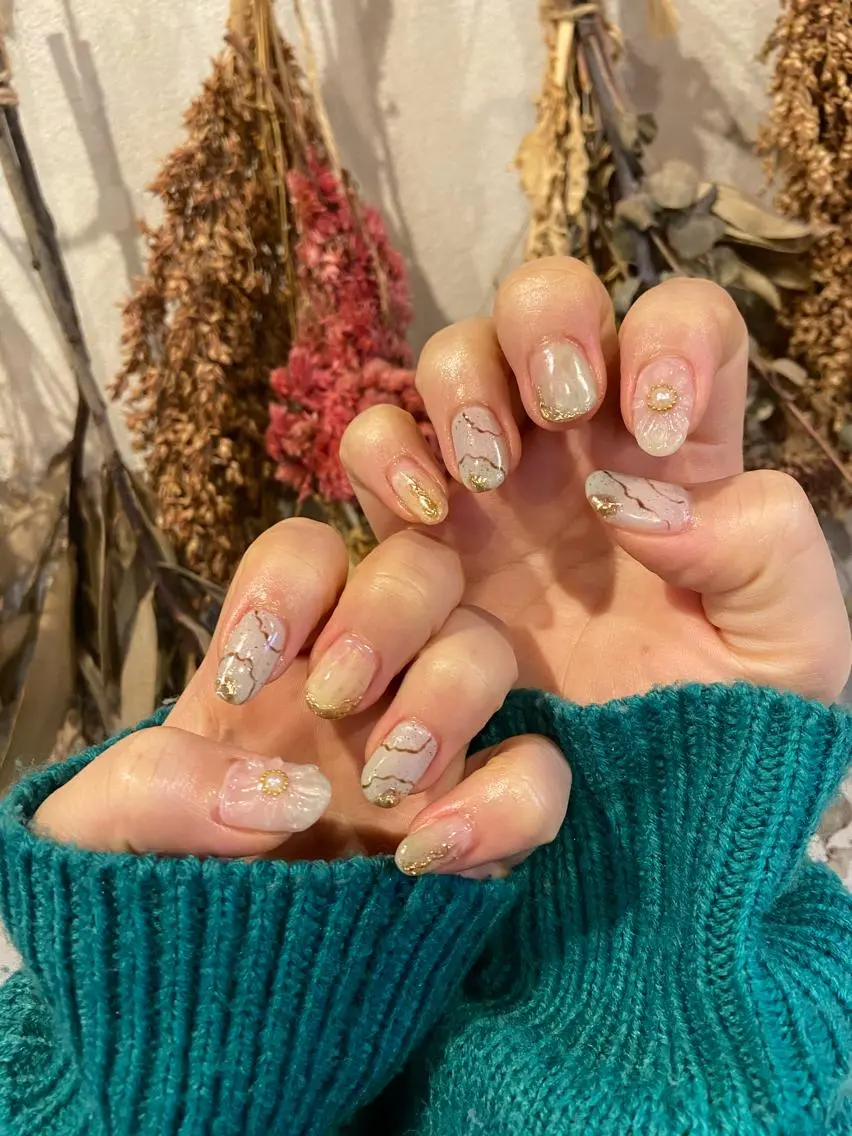ネイル アートネイル ミラーネイル ニュアンスネイル 春ネイル . unffのネイルデザイン