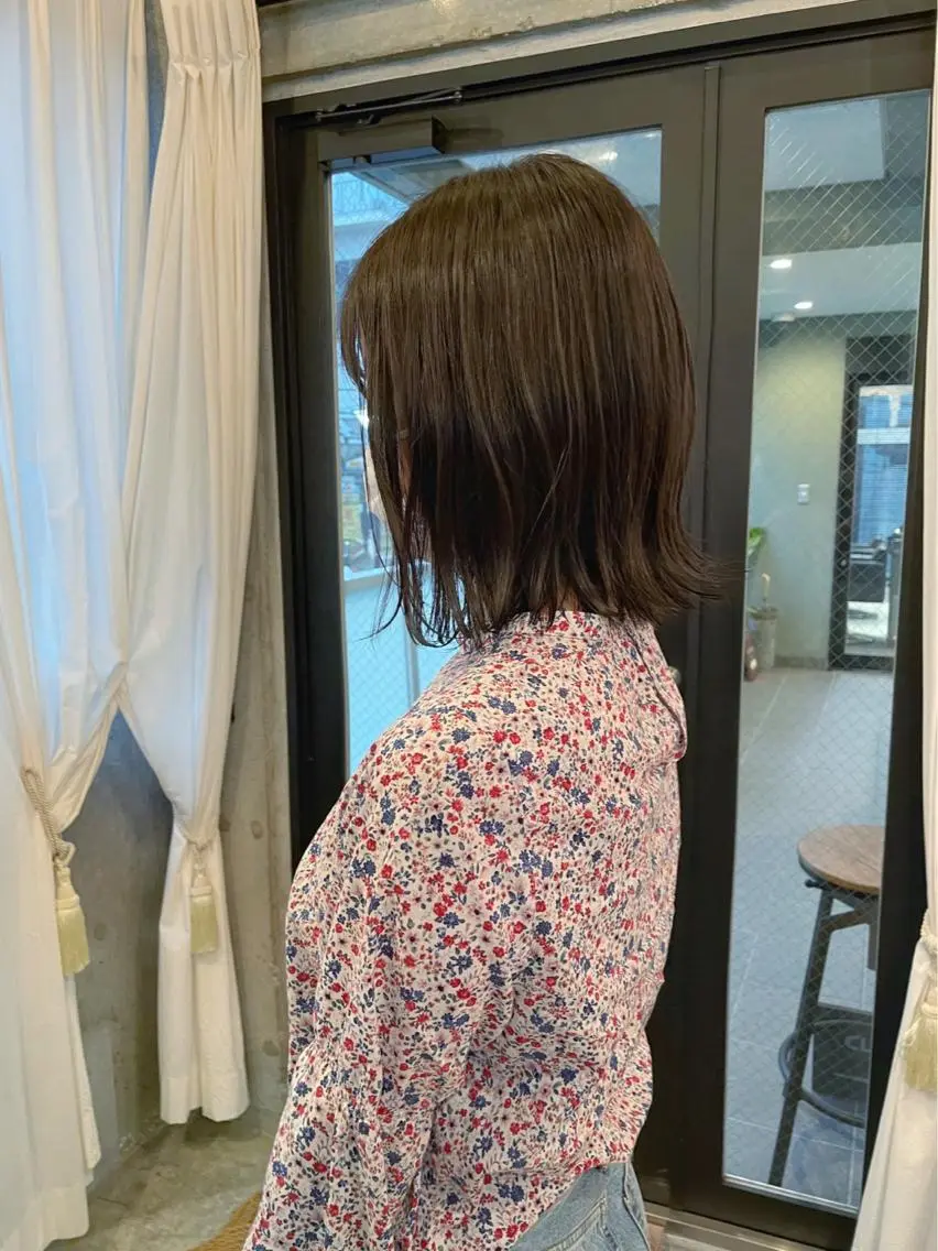 ミディアム カラー 切りっぱなしボブ アッシュ アッシュグレー ボブ HIROKI ”博多 /ボブのヘアスタイル