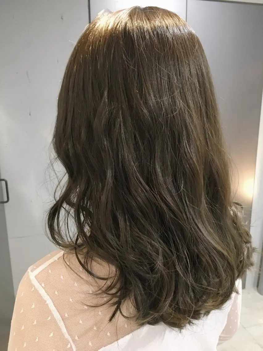 セミロング カラー パーマ 代表 中島貴志のヘアスタイル