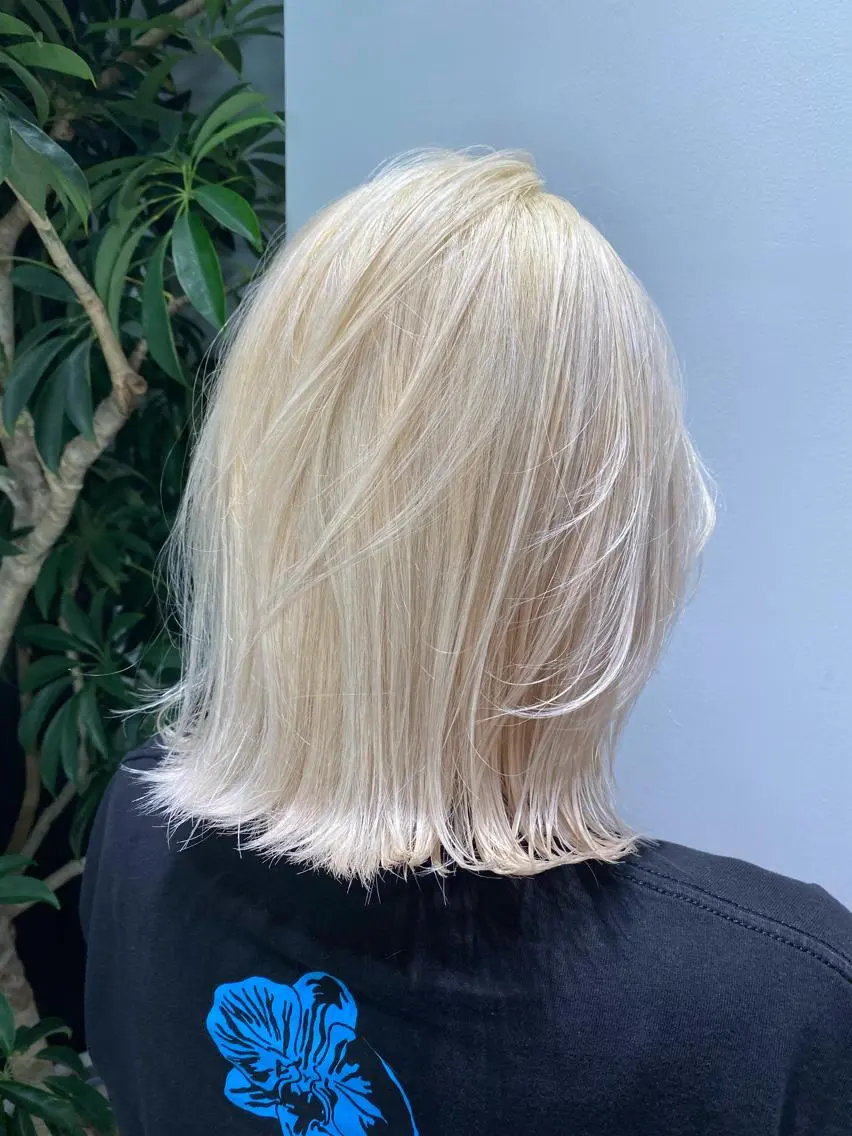 カラー ヘアカラー デザインカラーウルフ 宙也のヘアスタイル
