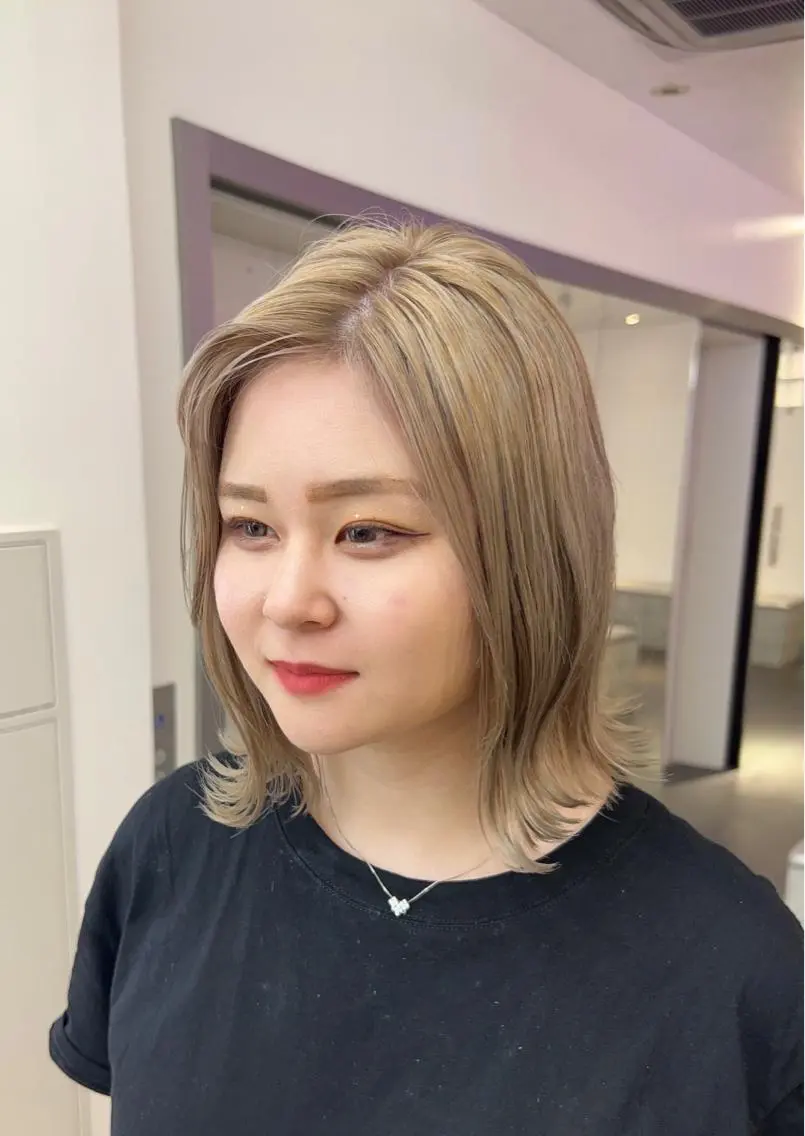 ミディアム ミディアムパーマ ボブ 外国人風カラー 髪質改善 レイヤーカット ヘアカラー トリートメント MiRI💜地毛級 エクステ✖似合わせ技のヘアスタイル