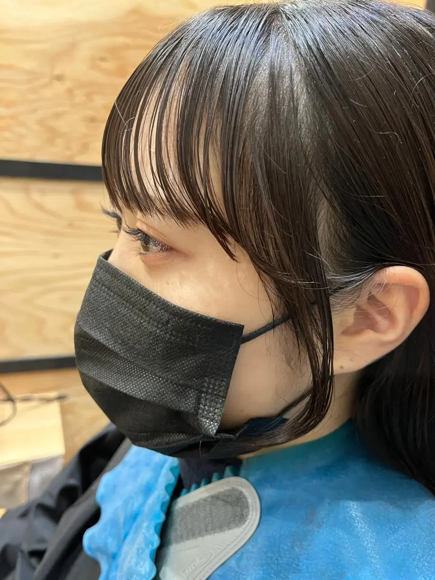 セミロング カラー パーマ ヘアアレンジ メンズ キッズ ネイル マツエク・マツパ アイブロウ 切りっぱなしボブ メンズブリーチ メンズハイトーン メンズ韓国風 黒髪 久木原 ゆりのヘアスタイル