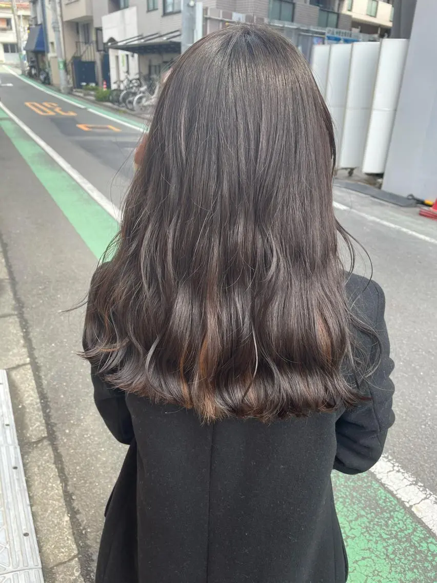 セミロング カラー ブリーチ 透明感カラー グレージュ ブリーチなしカラー オリーブグレージュ ヘアカラー 中目黒🌼 🌼ハナのヘアスタイル