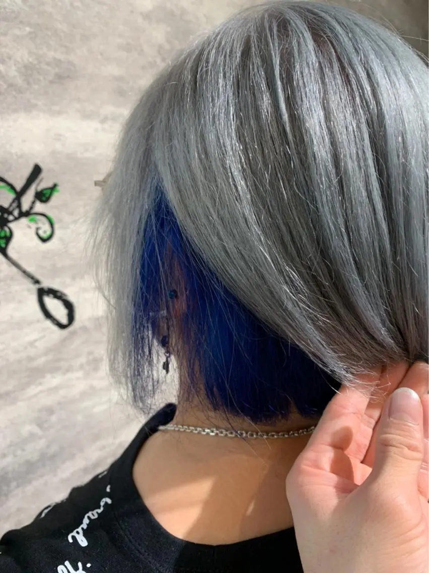 ショート カラー ブルーカラー シルバー ホワイトシルバー 🫟Blanco🫟 Color&Careのヘアスタイル