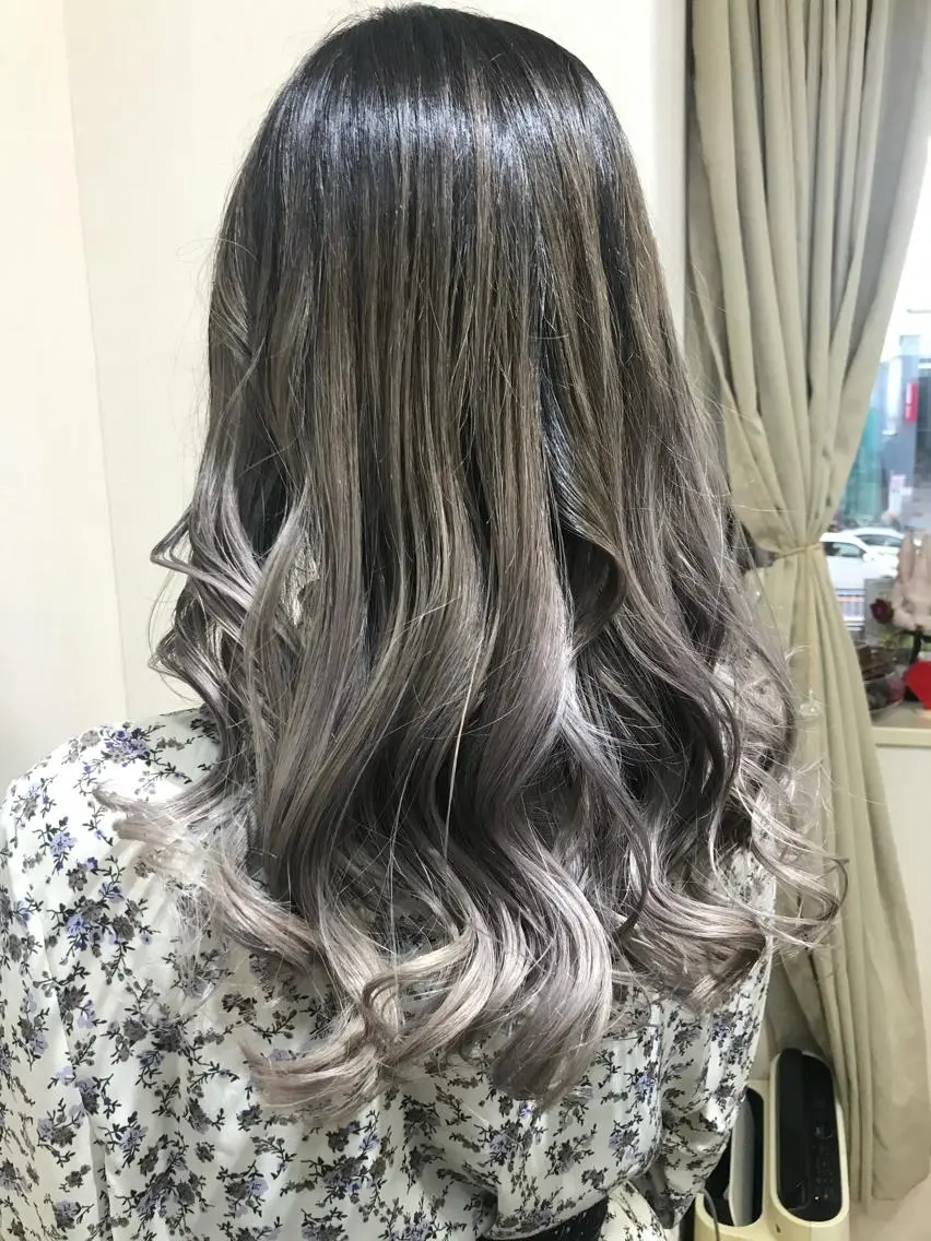 セミロング カラー ブリーチ ヘアカラー 名駅★シールエクステ ☆ブリーチ★加藤のヘアスタイル