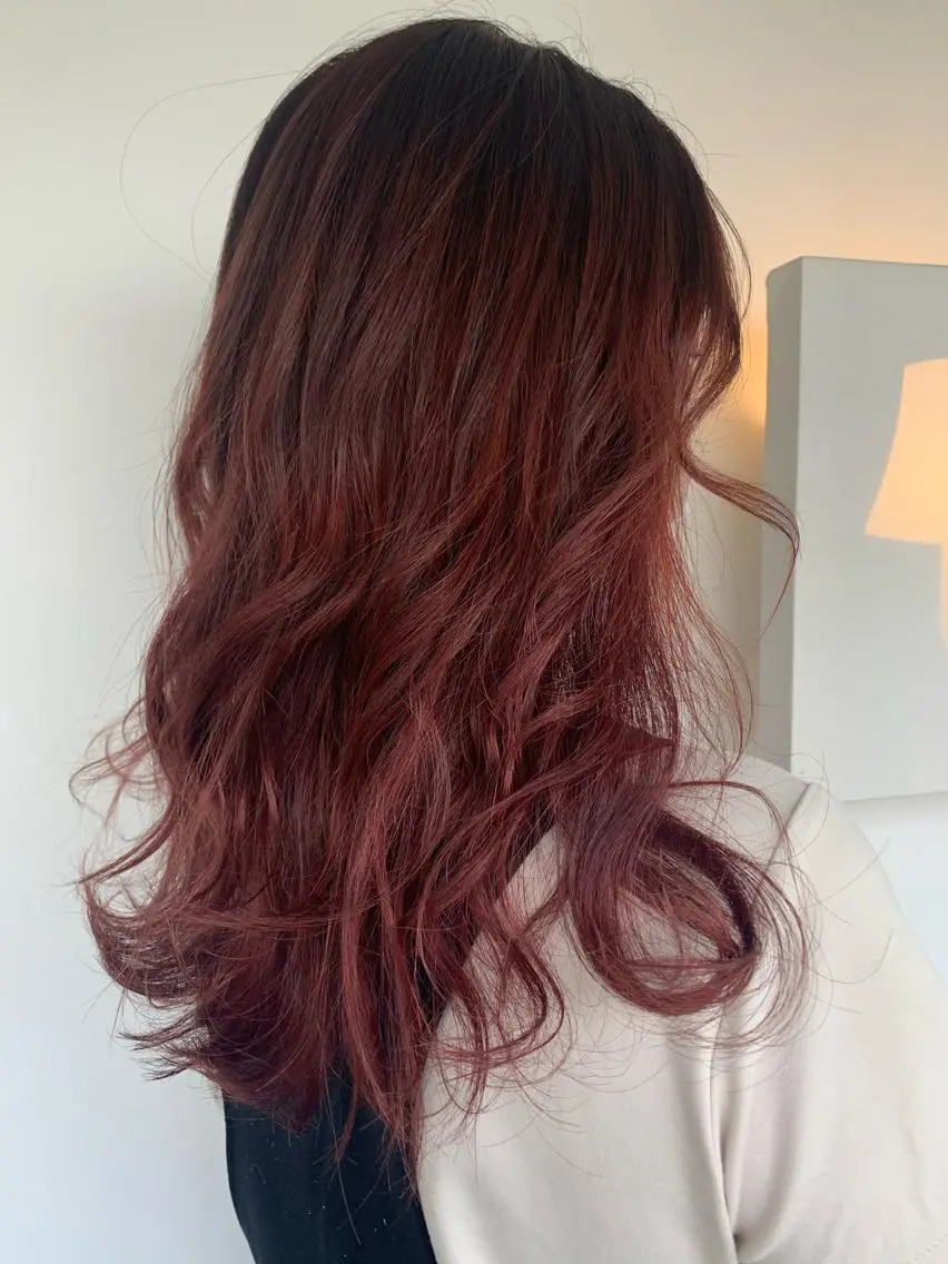 セミロング おせ ちさとのヘアスタイル