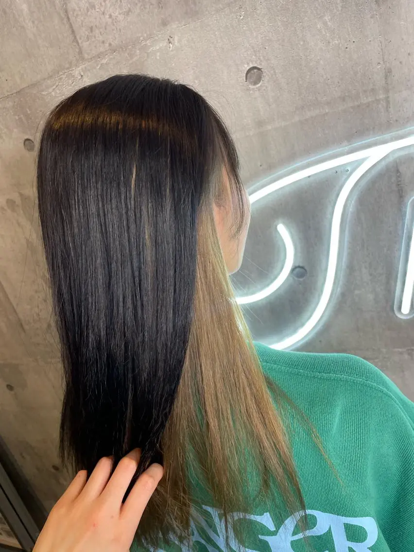 ロング カラー シールエクステ バレイヤージュ ダブルカラー グラデーションカラー ハイライトカラー ミルクティーハイトー ン💖Mikaのヘアスタイル