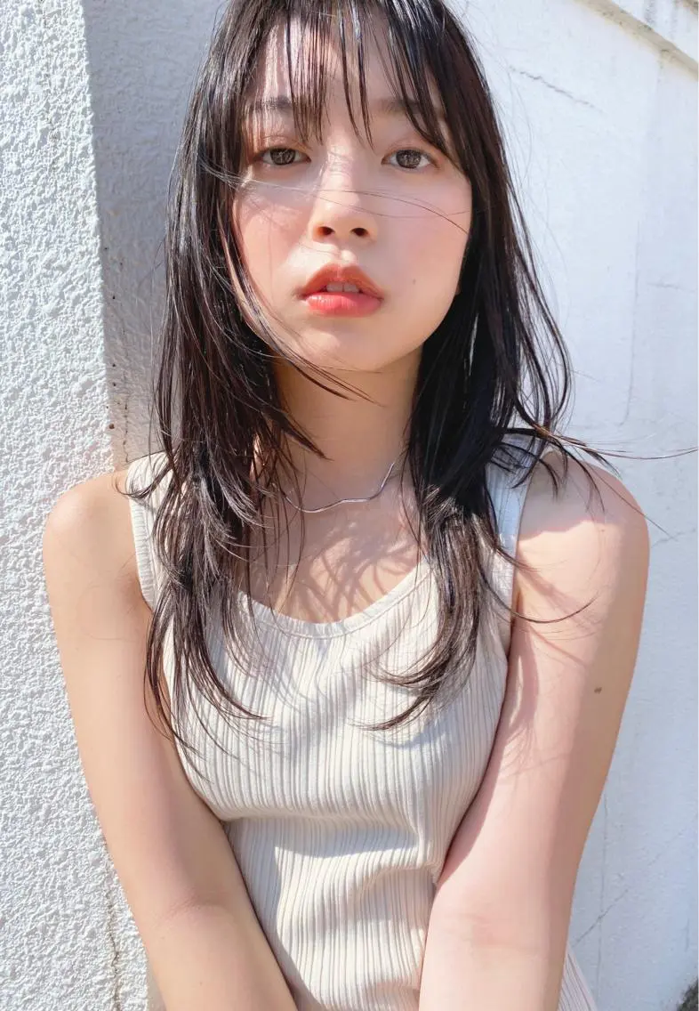 セミロング カット クロスパーマ× 透明感カラー✂︎のヘアスタイル