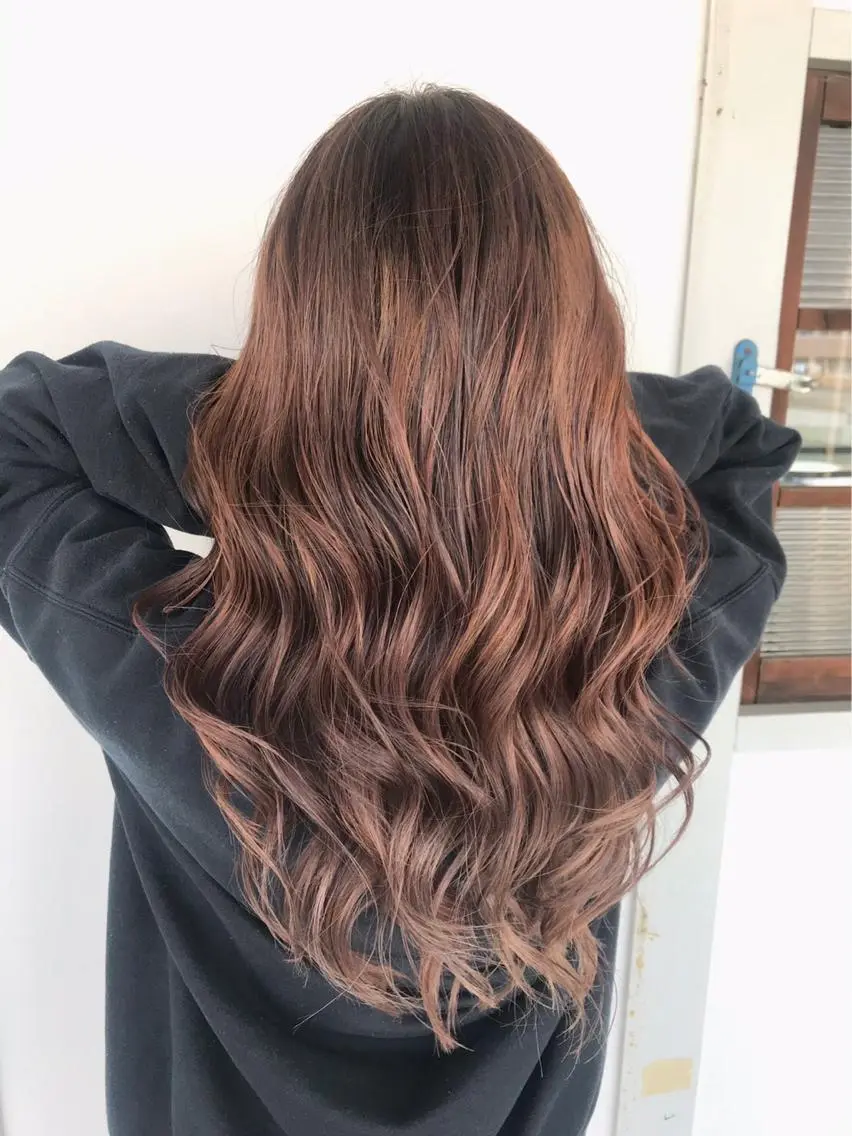 ロング タカツド ユウキのヘアスタイル