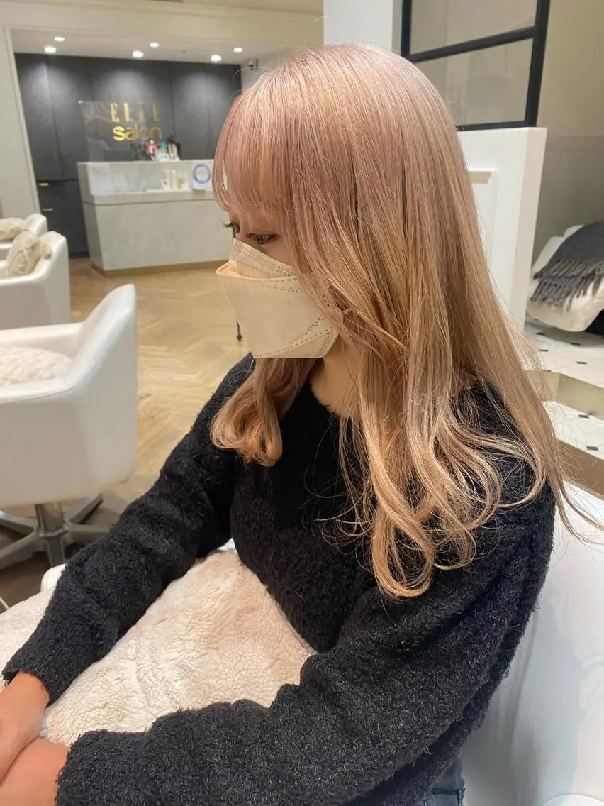 ロング カラー ブロンド ホワイトブロンド 増井 彩乃のヘアスタイル