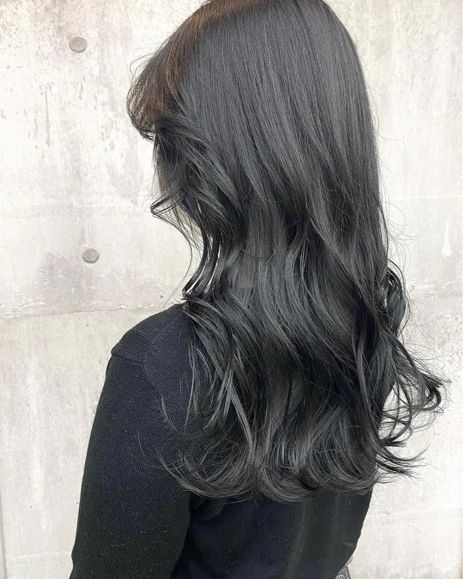 セミロング カラー アッシュ アッシュグレー 黒髪 ブルーカラー ブルーブラック カット ヘアカラー トリートメント ☀️透明感color KURO☀️のヘアスタイル