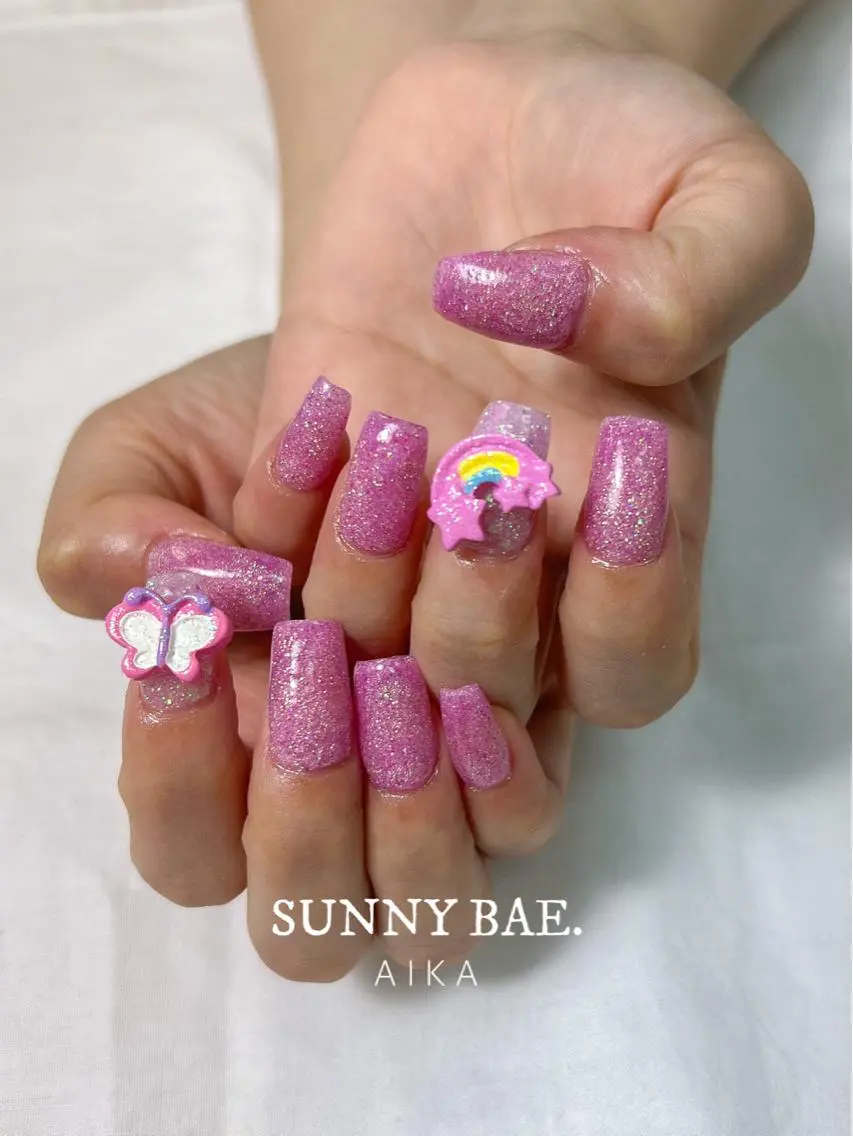 ショート ネイル ショートヘア アートネイル キラキラネイル ロングネイル スカルプネイル Made By AIKAのネイルデザイン