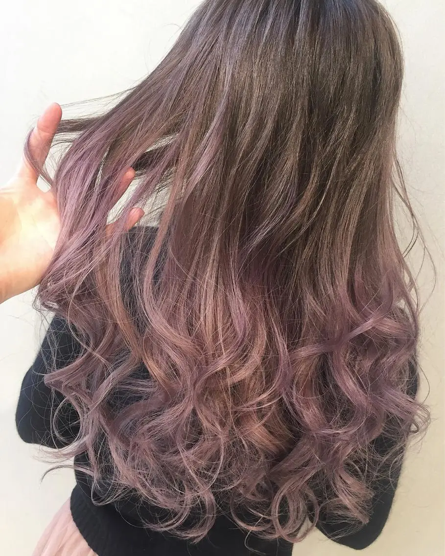 ロング カラー ヘアアレンジ ベージュカラー グラデーションカラー ハイライトカラー くせ毛 外国人風カラー 阿部 圭悟のヘアスタイル