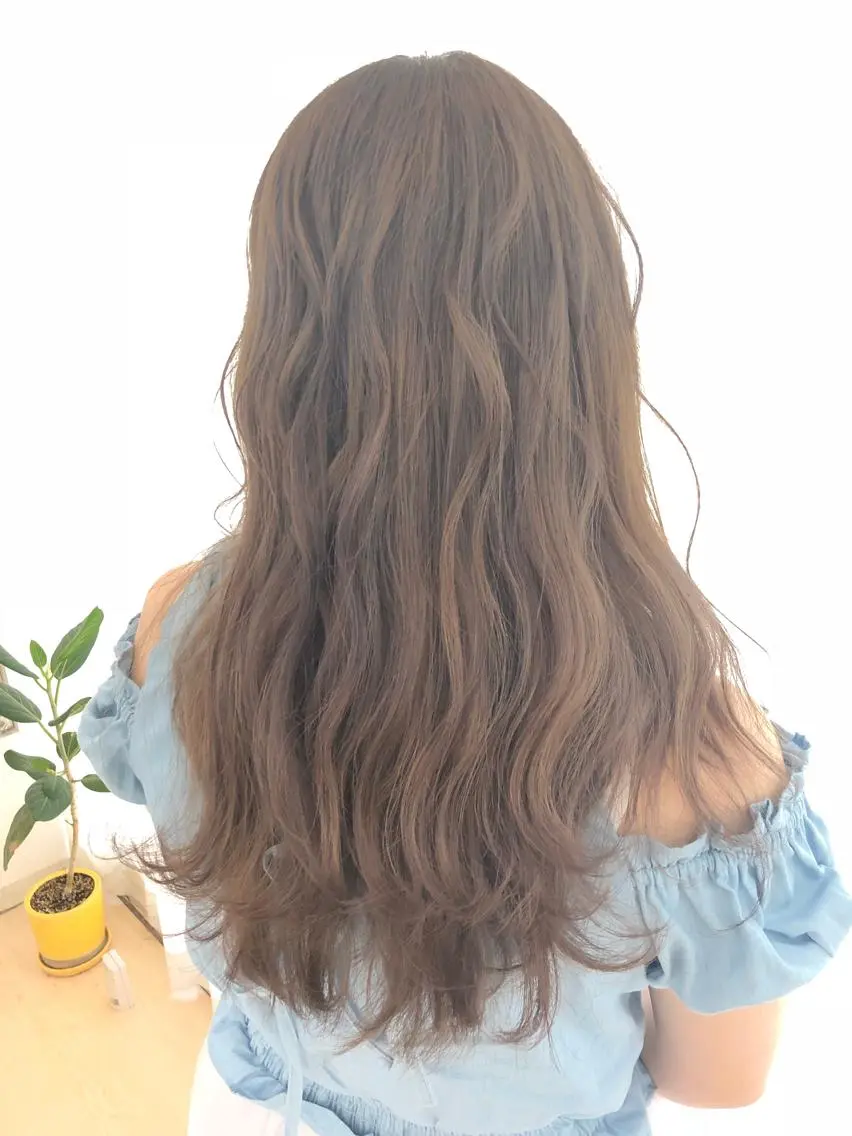ロング アッシュ ヘアカラー トリートメント 🧡艶髪/エクステ 🫧🧡YUKI❄️のヘアスタイル