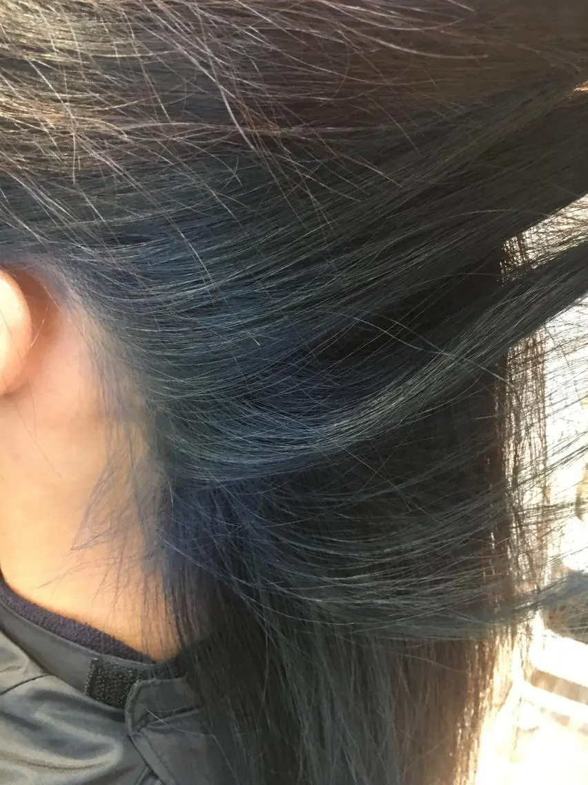 ミディアム ヘアカラー 二狼 (じろう)のヘアスタイル