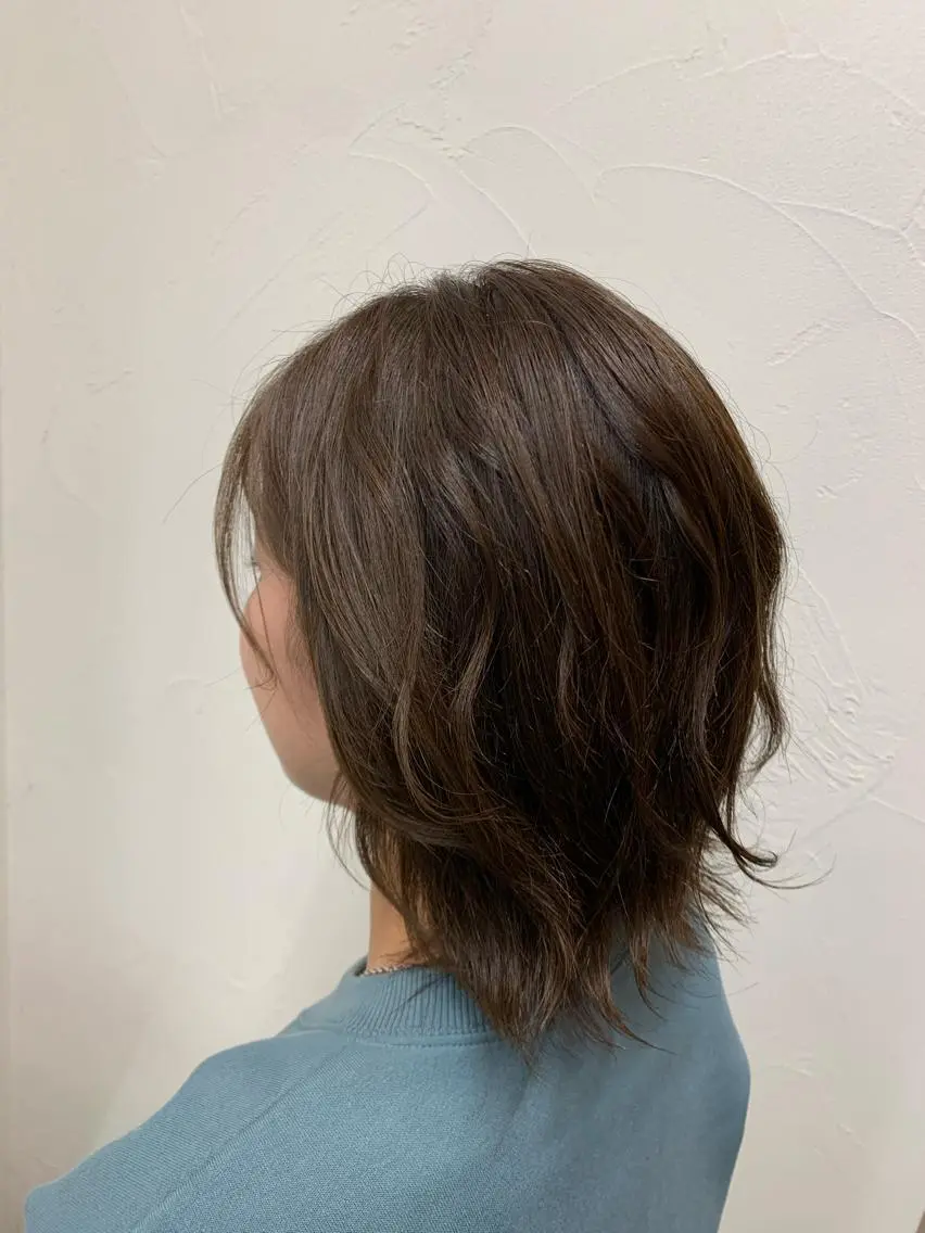 ミディアム 三好 羽美のヘアスタイル