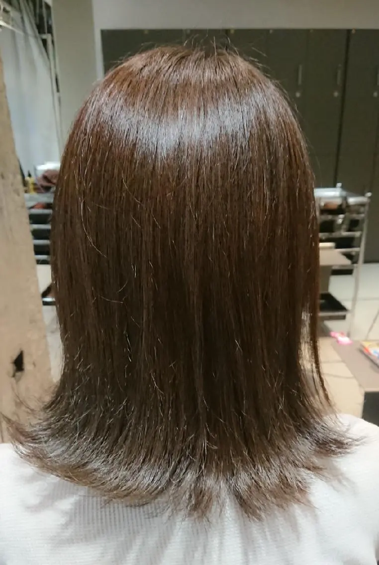 ミディアム カラー グレージュ カーキグレージュ カット トリートメント スタイリスト 川添 のヘアスタイル