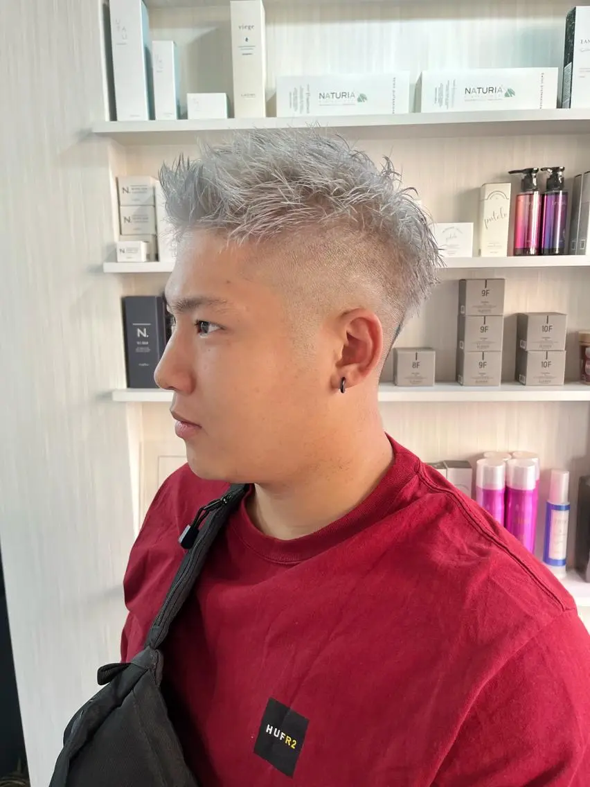 ショート カラー メンズ メンズブリーチ ブリーチ カット ヘアカラー 韓国レイヤー/艶髪 WATSUKIのヘアスタイル