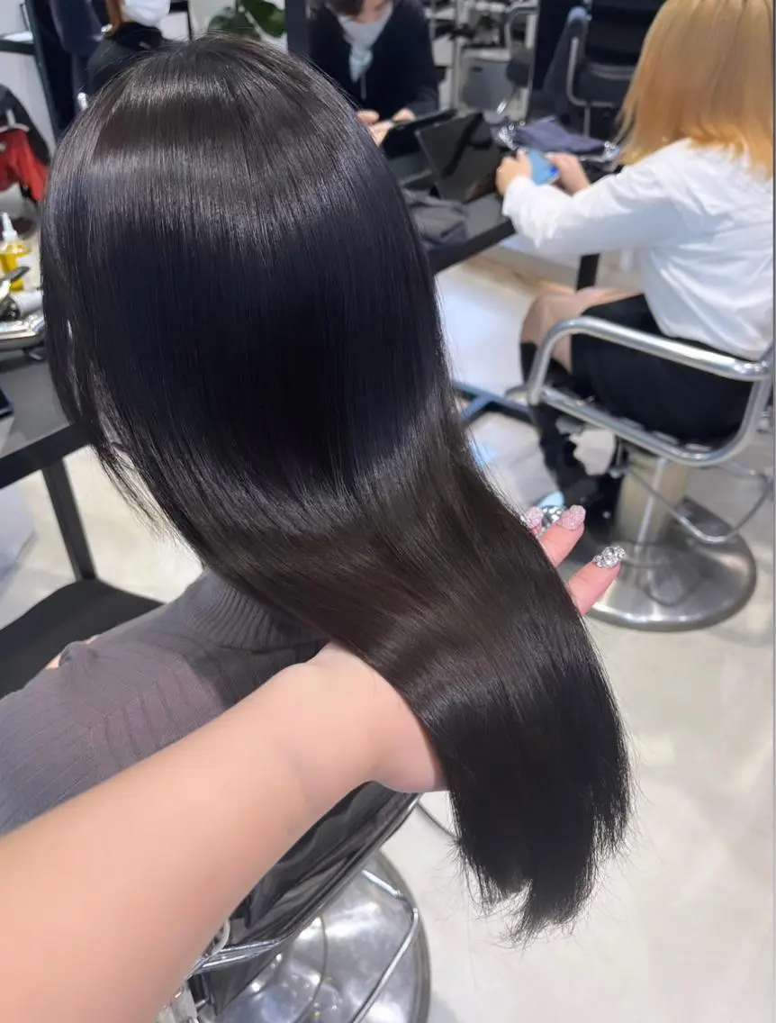 ロング カラー パーマ ヘアアレンジ カット ヘアカラー トリートメント ヘッドスパ ヘアセット 透明感/オリーブ/ グレージュ/YUKAのヘアスタイル