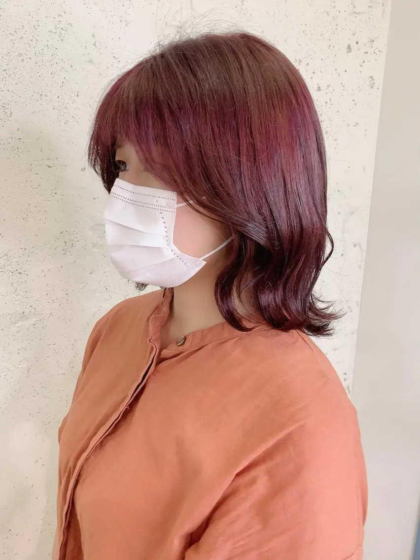 ミディアム カラー 透明感ハイトーン🦄 キラ🌈のヘアスタイル