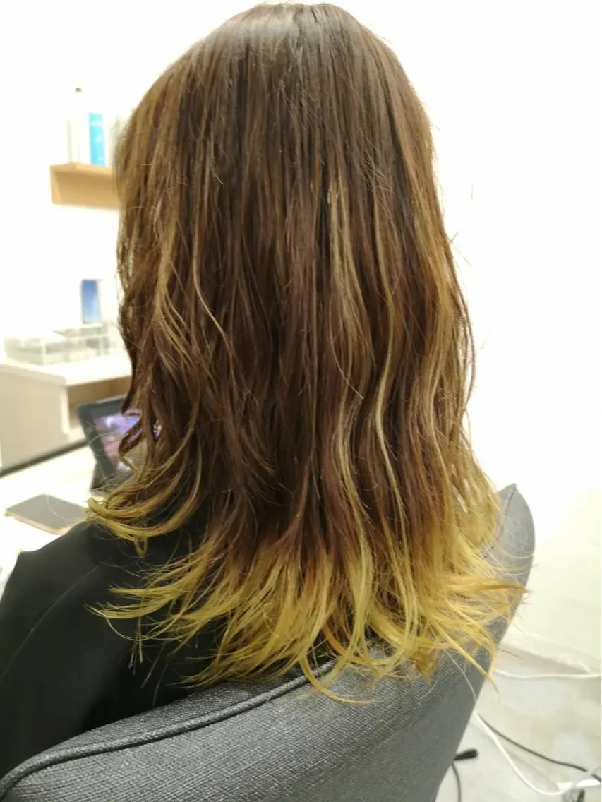 カラー デザインカラー doc. 和田のヘアスタイル