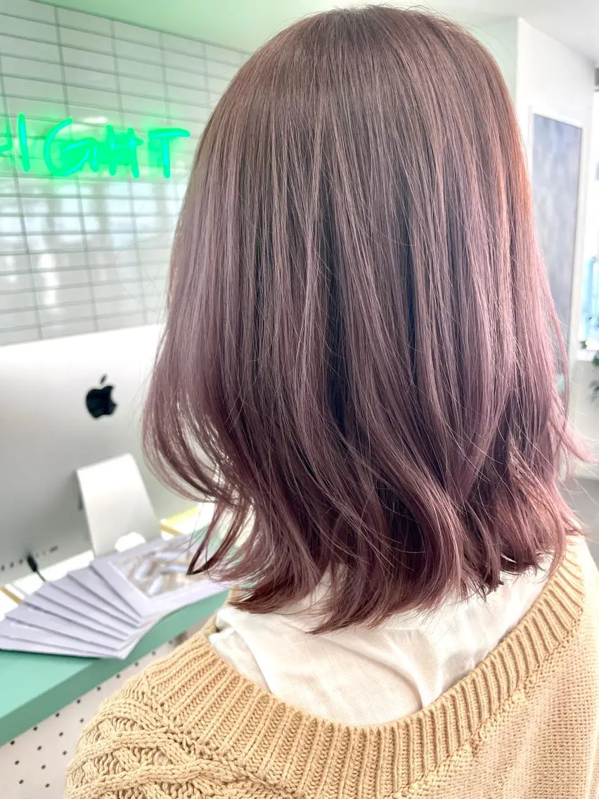 ミディアム アッシュ ハイライト ヘアカラー トリートメント 💚透明感カラー💚 ♻️本間♻️のヘアスタイル