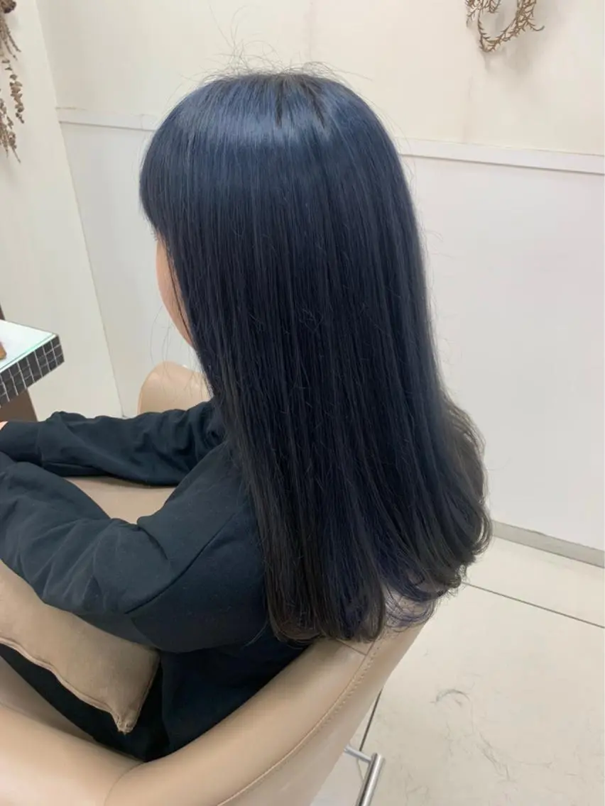 ロング カラー 羽エクステ🪽 🤍まき🤍のヘアスタイル