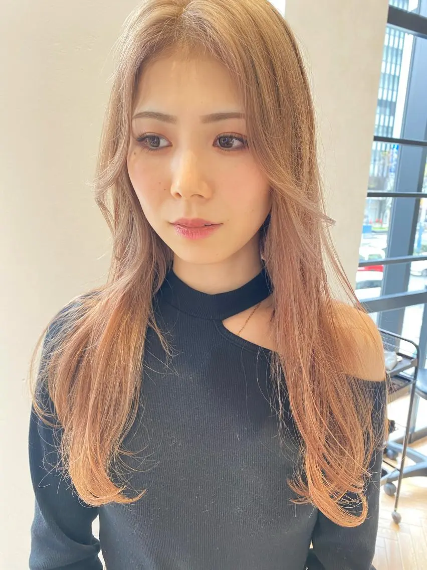 ロング カラー ベージュカラー ブリーチ ハイトーンカラー ハイトーンベージュ 増井 彩乃のヘアスタイル