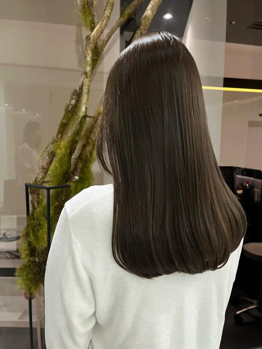 セミロング カラー 中原 優美のヘアスタイル