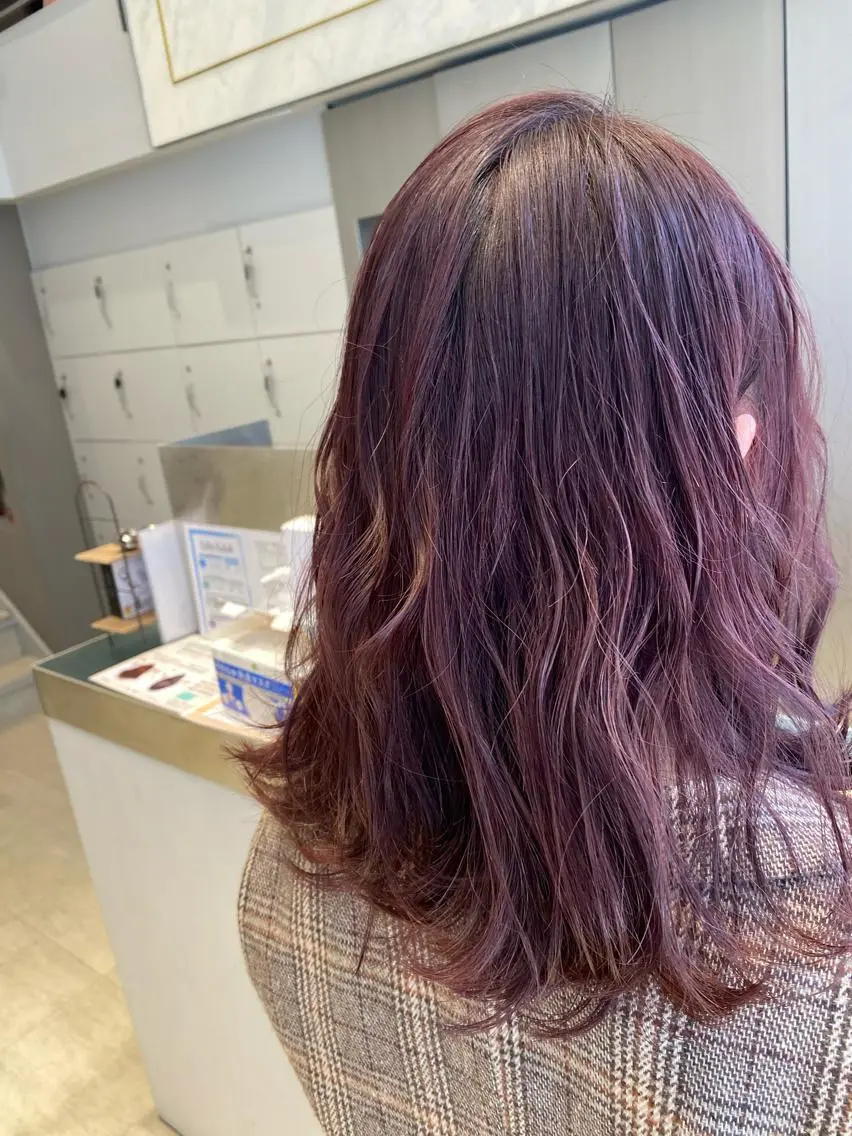 セミロング カラー カシス ピンクカラー カット ヘアカラー トリートメント ヘアセット 💜髪質改善美髪💜 星野清光のヘアスタイル