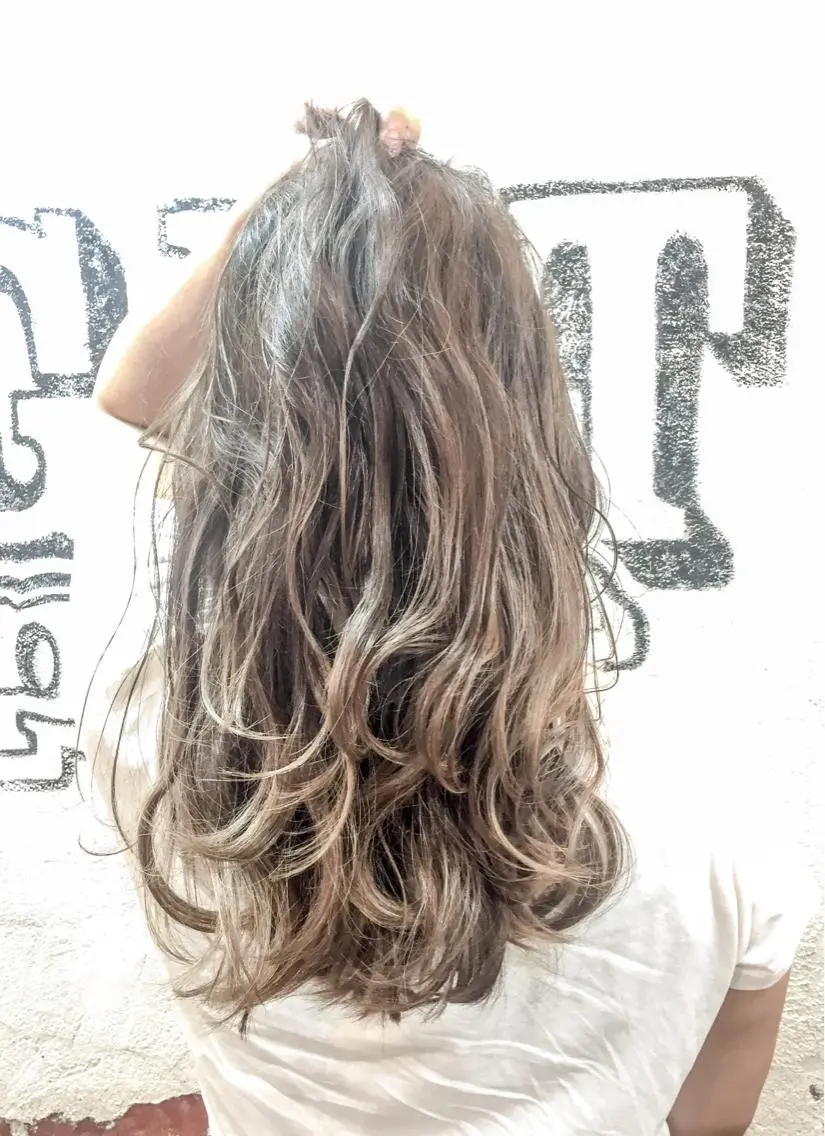 ロング EIGHT plum TOKIOリミテッドのヘアスタイル